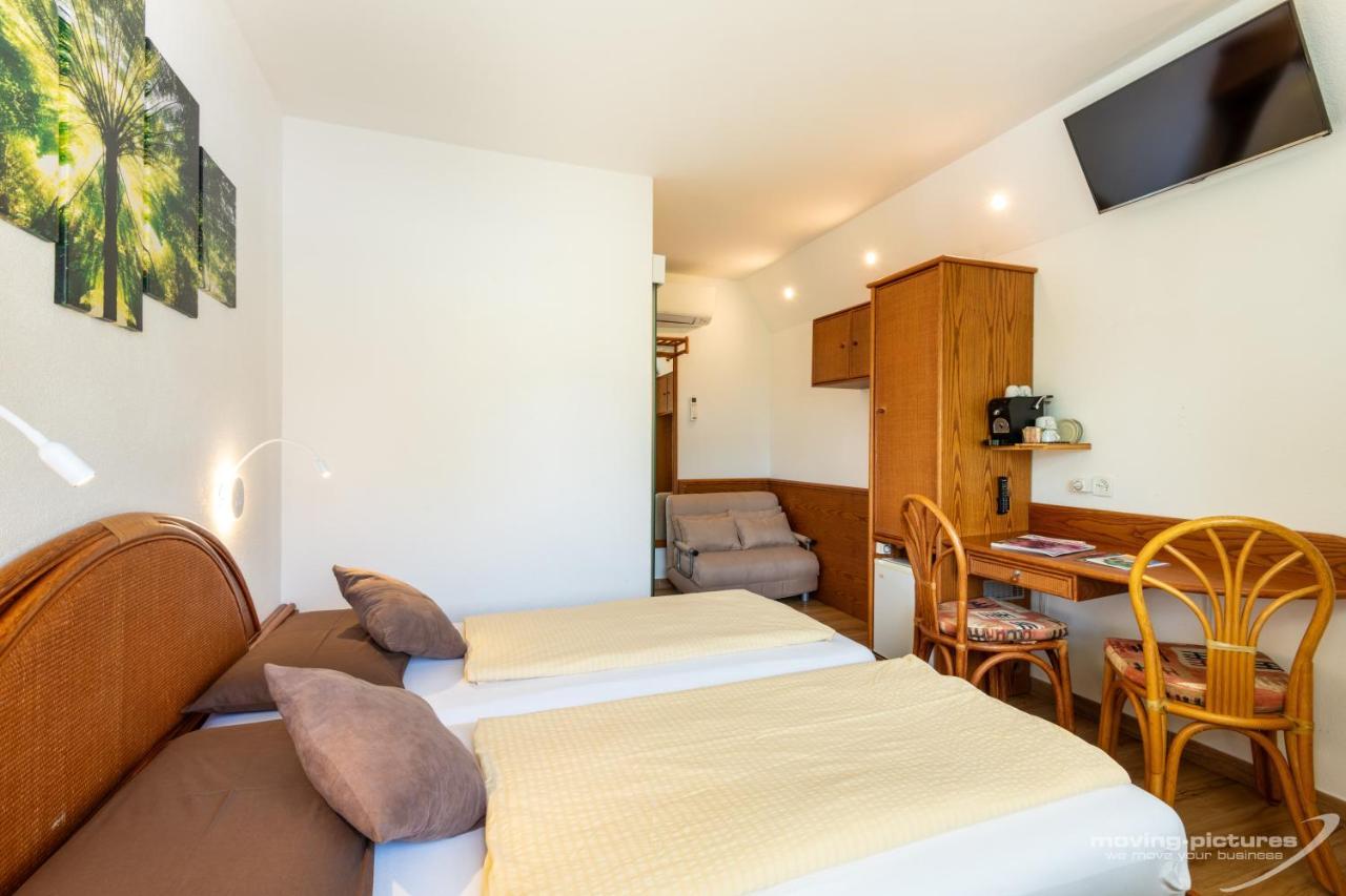Bamboohouse Motel Riazzino Екстериор снимка
